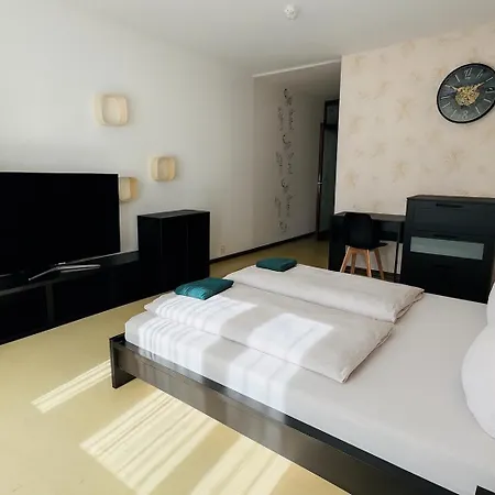 Helle 2-zimmer Erdgeschosswohnung Mit Terrasse